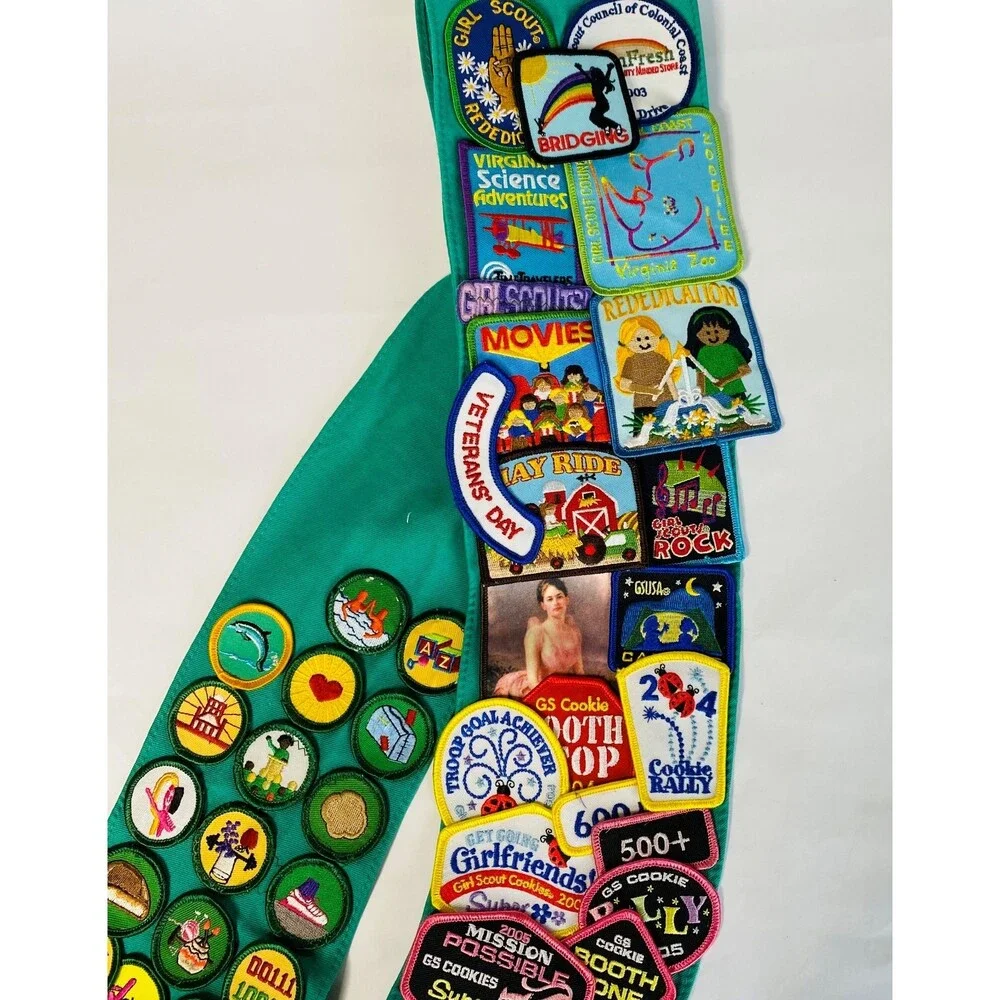 Vintage Girl Scouts USA Green Sash Full of Merit Badges Patches Sewn